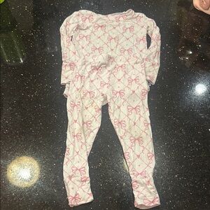 Bums & Roses 2T Pink Bow Pattern Kids Pajamas